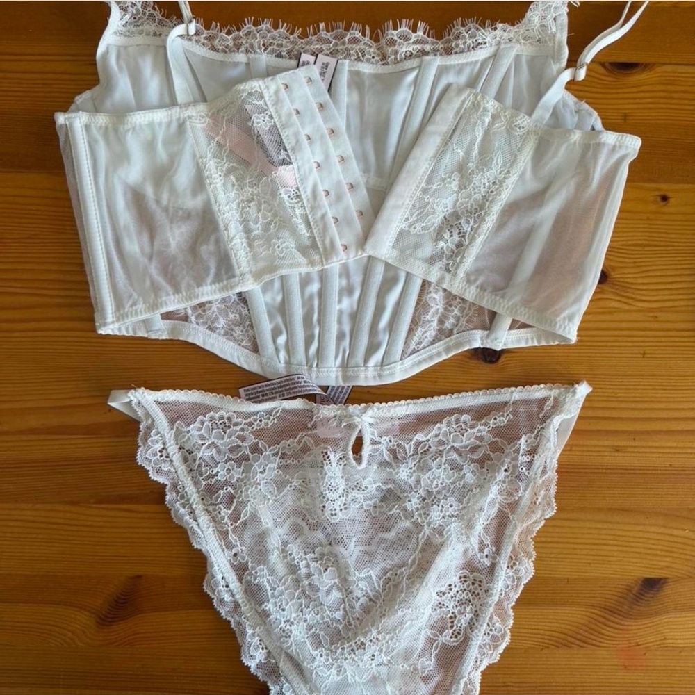 Victorias Secret DREAM ANGELS Unlined Bustier Corset Bra Cheeky Set White NWT - Picture 3 of 5